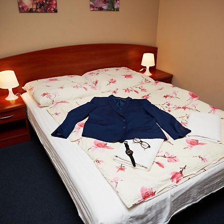 Hotel Vanillia Клуки Екстериор снимка