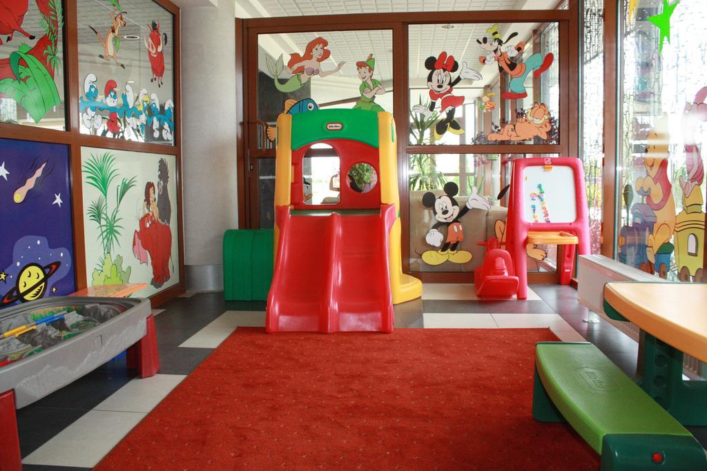Hotel Vanillia Клуки Екстериор снимка