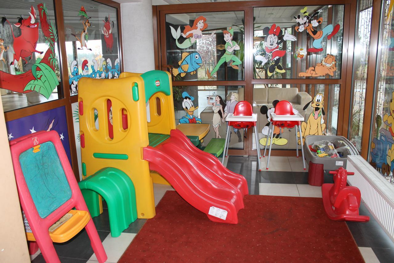Hotel Vanillia Клуки Екстериор снимка