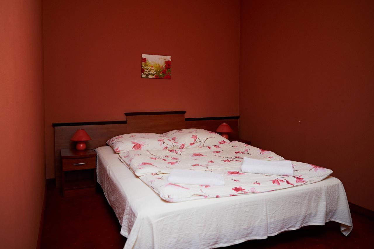 Hotel Vanillia Клуки Екстериор снимка